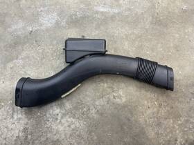 8613150 Bavarian Motor Works Bmw 2016 - 2019 750i Oem 4.4l N63 Left Air Intake Duct Resonator Tube