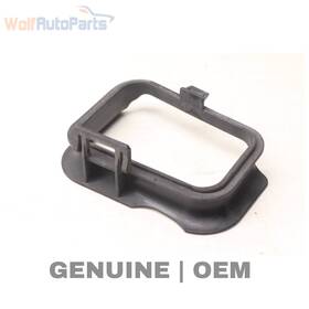 13717577469 Bmw 2015-2019 Alpina B6 Xdrive Gran Coupe - Left Air Intake Guide / Bracket
