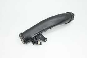 13717605585 Bmw 7605585 7 605 585 10-19 F06 6/7 Series Turbo Lower Air Intake Duct Hose Pipe Boot Unit Oem