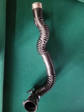 13717612091 Bmw 11-16 528 F10 Turbo Intercooler Charge Air Intake Pipe Duct 1371 7612091 Oem