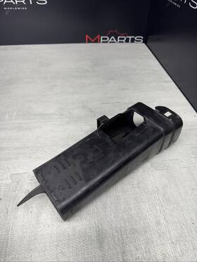 7846267 Bmw 15-20 F80 F82 F83 M3 M4 S55 Air Intake Duct Oem Right