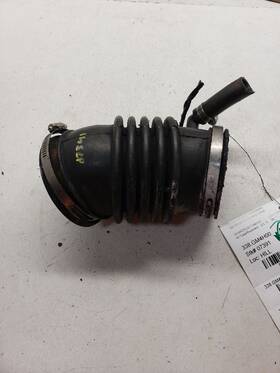 338.gm4h00 Buick Century 2000 Air Tube/resonator 1472246