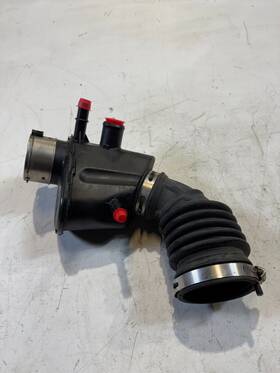 23349890 Cadillac 18-19 Ct6 3.0l Left Side Air Outlet Boot Rubber Duct Tube Hose 57k Oem