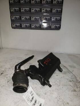339.gm6q12 Cadillac 2012 Srx Inlet Air Cleaner Kr129990