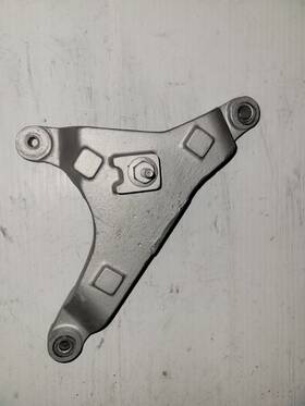 2r3v-10153-ca Ford 03-04 Mustang Svt Cobra 4.6l Dohc Oem Alternator Bracket 2003-2004