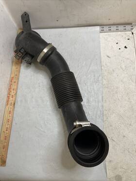 F1f1-9c623-cc Ford 2016 Focus Air Intake Pipe Hose P/n F1f1-9c623-cc Ford 2016 Focus Air Intake Pipe Hose P/n
