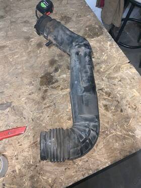 F37e-9r504-ha Ford F37e9r504ha 1993-1994 Mazda B Series B2300 3.0 V6 Air Intake Tube Duct Oem