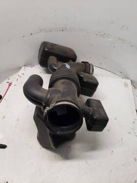 9l3z9f763a Ford Truck Expediton 2010 Air Tube/resonator 1457733 9l3z9f763a Ford Truck Expediton 2010 Air Tube/resonator 1457733