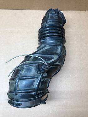 Xr3x-9r504-cc Ford 1999 Mustang 3.8l Engine Air Cleaner Outlet Duct Intake Hose