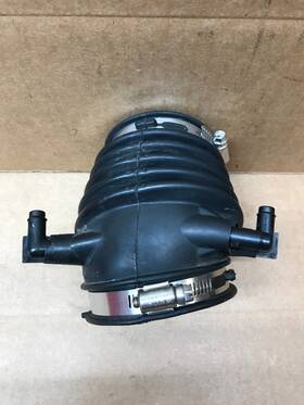 Yf1u-9r504-bc Ford Yf1z-9b659-ba 2002 Mercury Sable 3.0l Engine Air Cleaner Outlet Duct Intake Hose