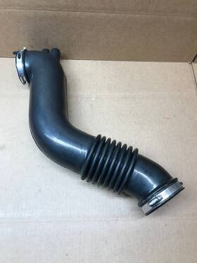 Yw7u-9r530-ab Ford 2001 Lincoln Town Car 4.6l Air Cleaner Outlet Duct Intake Hose