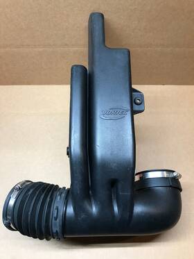 15260369 Gm 2006 Gmc Envoy Denali 5.3l Engine Air Cleaner Outlet Duct Intake Hose Tube Pipe