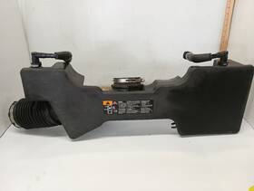 338.gm8m18 Gm Hybrid Air Tube With Resonator From 2018 Silverado 1500 5.3l 12118391