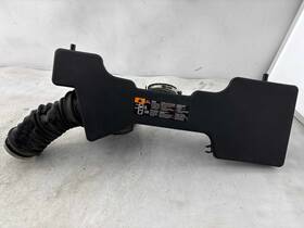 Gm Trucks 85002135 2016-2018 Gmc Sierra 1500 5.3l Air Cleaner Outlet Duct Oem