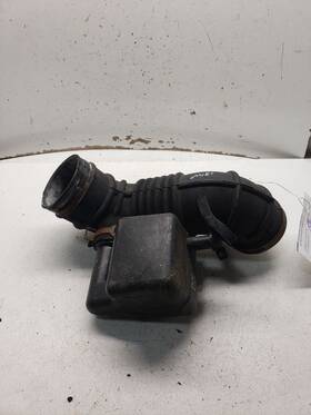338.ki1b03 Kia Spectra 2003 Air Tube/resonator 1475238