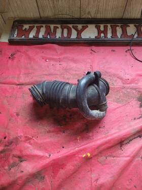 399.ki1a07 Kia 2007 Rio Air Intake Hose