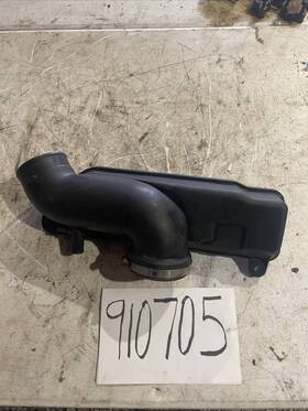 17875-50111 Lexus 1995-1996 Ls 400 Air Intake Connector S Pipe Two Port 1uzfe