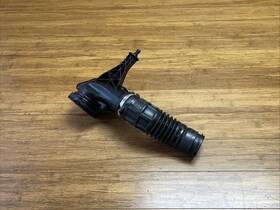 670105374 Maserati 2019-2022 Levante M161 3.0 V6 Front Right Lower Air Intake Hose Oem