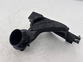 Ps1x-13-200 Mazda Truck Pehh-13201 2016-2022 Cx-3 Air Cleaner Outlet Duct Oem