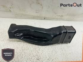 A2118313046 Mercedes 2003-2011 Benz E320 W211 Air Intake Duct Pipe Oem