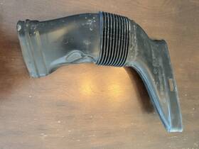 1770902482 Mercedes-benz C63 Amg W205 4.0l - Front Right Engine Air Intake Hose / Duct