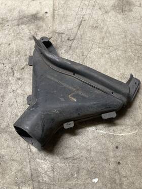 6170940211 Mercedes-benz 1980 W123 240d 300d Air Intake Nozzle Duct Oem