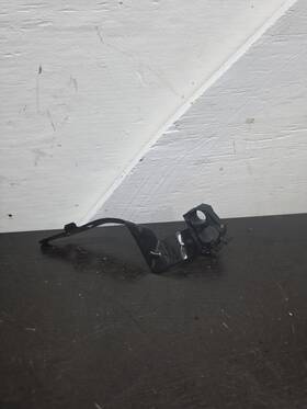13622753627 Mini Bmw 10-16 Cooper R56-r61 Fuel Line Pipe Bracket Mount On Starter