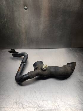 Nissan 16554-4s110 2000-2004 Xterra 3.3l Engine Air Duct With Resonator Assembly