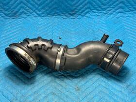 4977011 Nissan Titan Xd 5.0l Diesel Lower Air Intake Duct Tube Hose 2016-2019 Oem