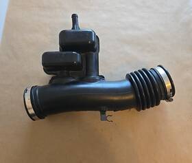 6576-7y000 Nissan 6576-ck000 2004-2008 Maxima 3.5l Air Intake Duct Hose Tube Oem