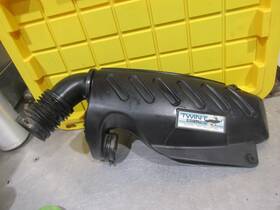 22691318 Oe Brand 2002-2003 Saturn Vue 3.0l Oem Air Intake Resonator With Hose 02 03