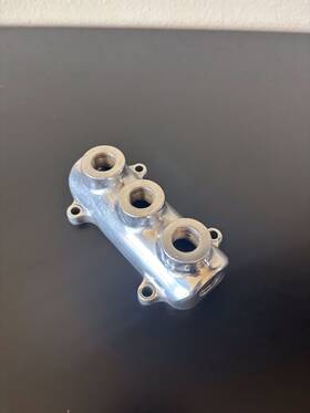 91611010 Speedway Polished Aluminum Fuel Block