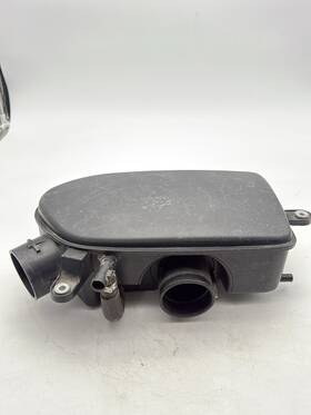 46045fj000 Subaru 2013-2017 Xv Crosstrek Oem Air Cleaner Resonator / Intake Assem