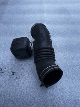 199.to1498 Toyota 1998 1999 2000 Sienna Air Cleaner Intake Hose Pipe