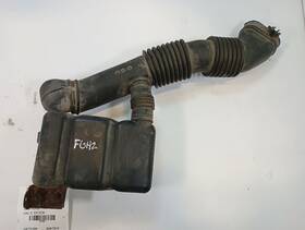 338.to1689 Toyota 1984-91 22r Air Intake Tube With Resonator 12725905