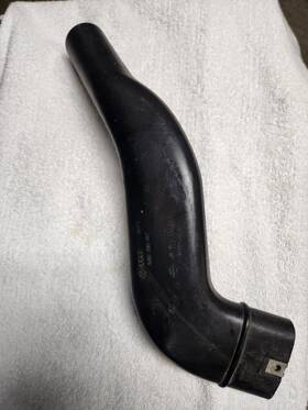 068129617 Volkswagen Air Intake Tube