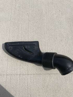 9445144 Volvo 01-09 S60 V70 Front Cleaner Duct Pipe